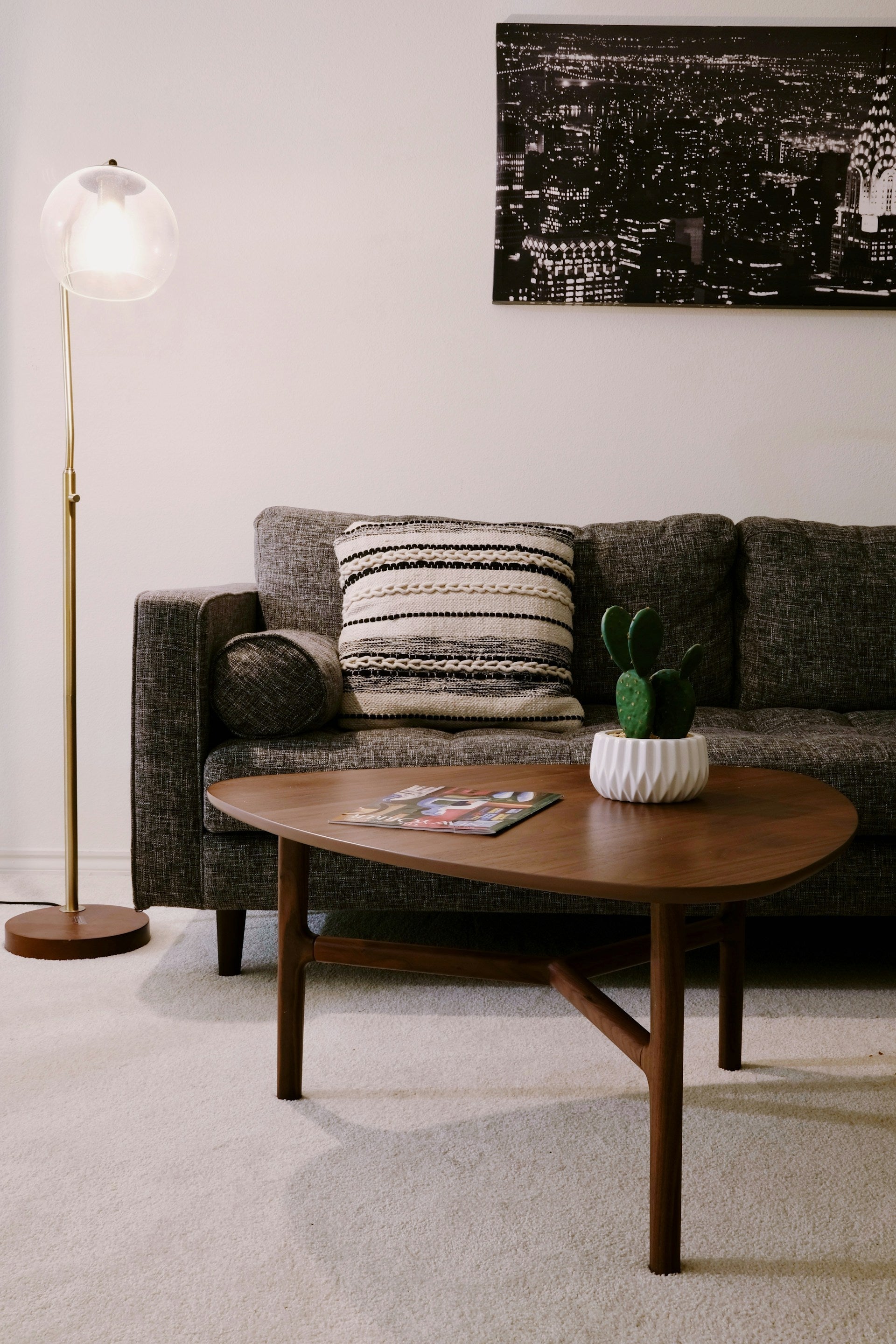 Best Floor Lamps for Small Living Rooms (2026)